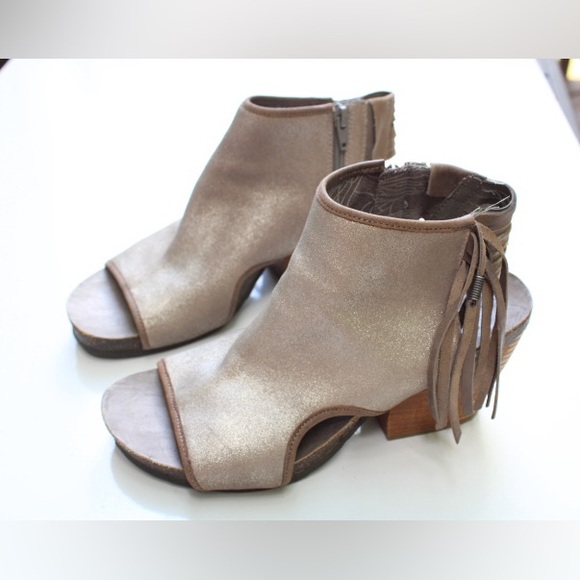 OTBT fringe peep toe booties - Picture 2 of 11